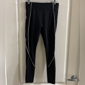 Fabletics Motion365+ Black SET Leggings and sports bra with White Accents